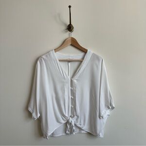 🛷 2 for $13 | Sim&Sam 100% Rayon v neck button down crop top- L